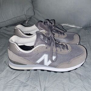 Women’s new balance shoes